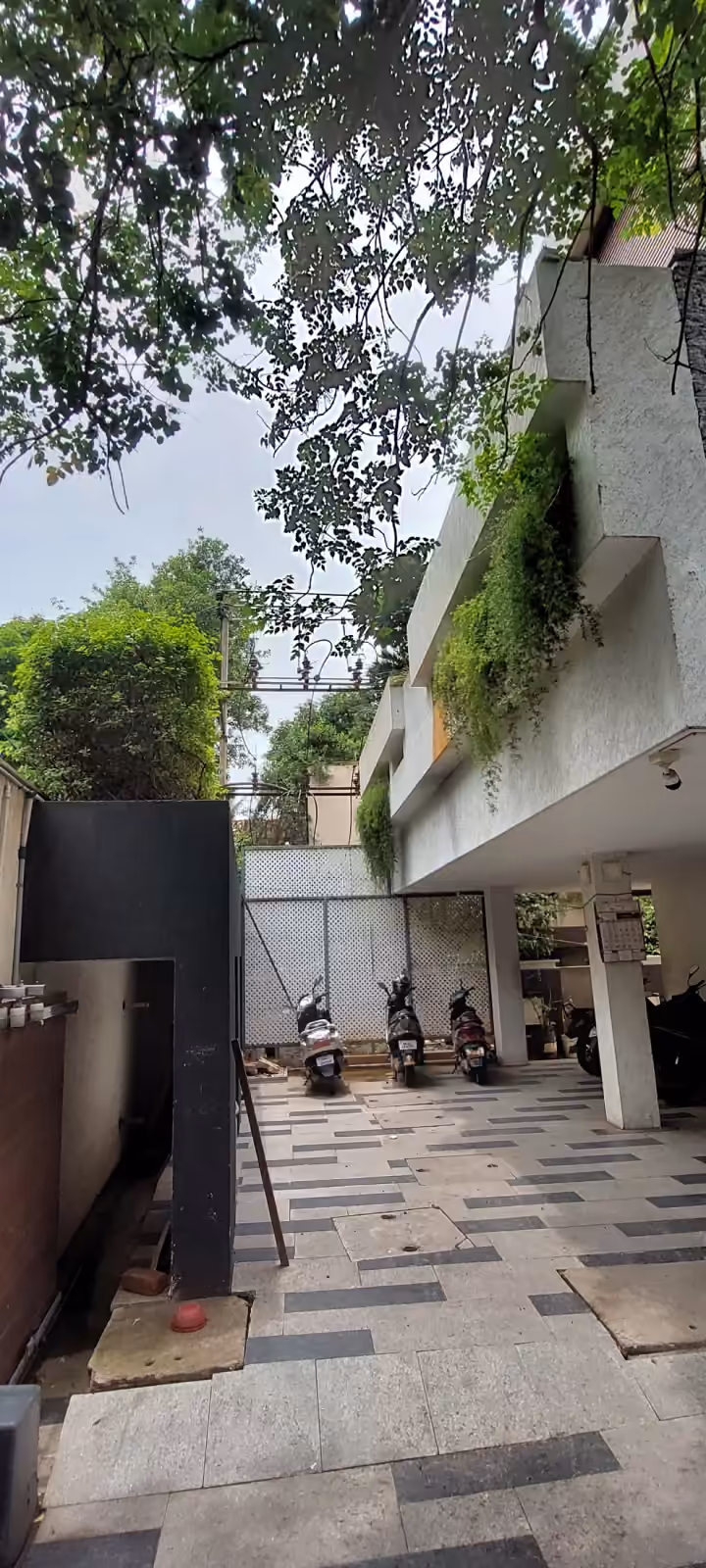 Residence - Nungambaakam — image 4